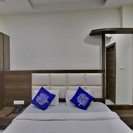 Hotel Amar Palace อุจเจน ภายนอก รูปภาพ